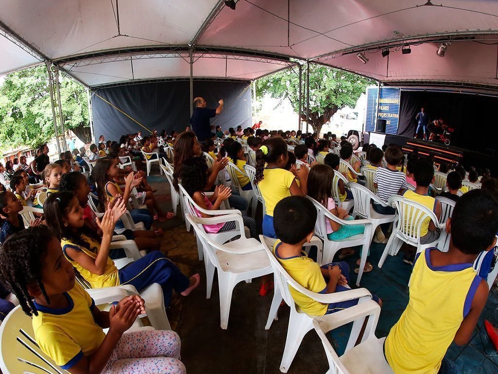 Resultado de imagem para palco móvel.alcoa